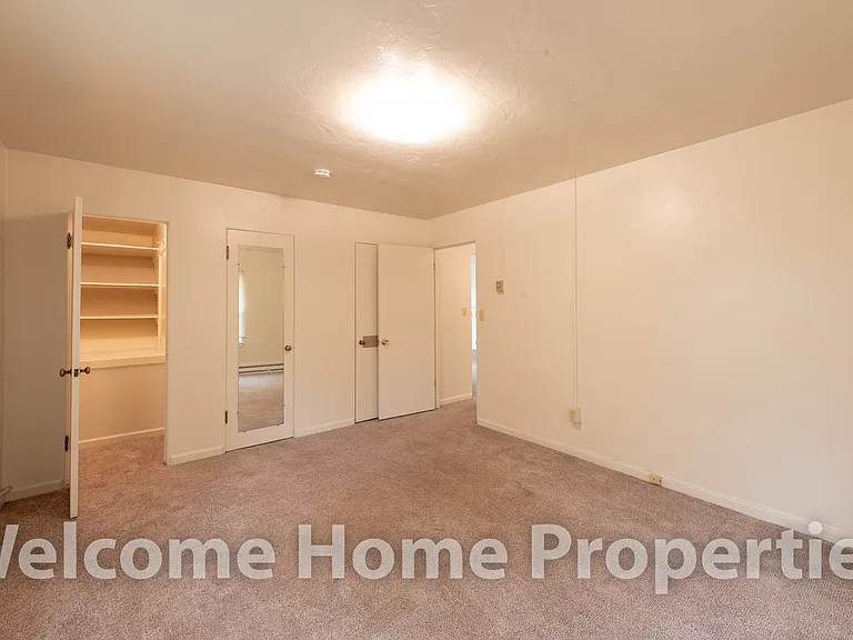 36 NE Ash Ave — Photo 9
