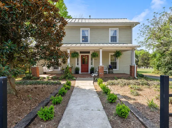 205 W Moore St, Apex, NC 27502