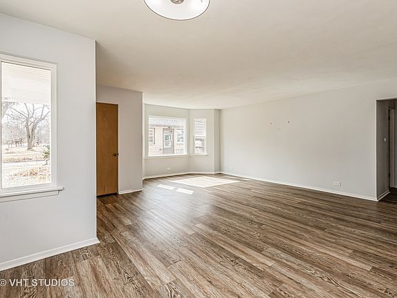 3rd image of 2116 Edina Blvd