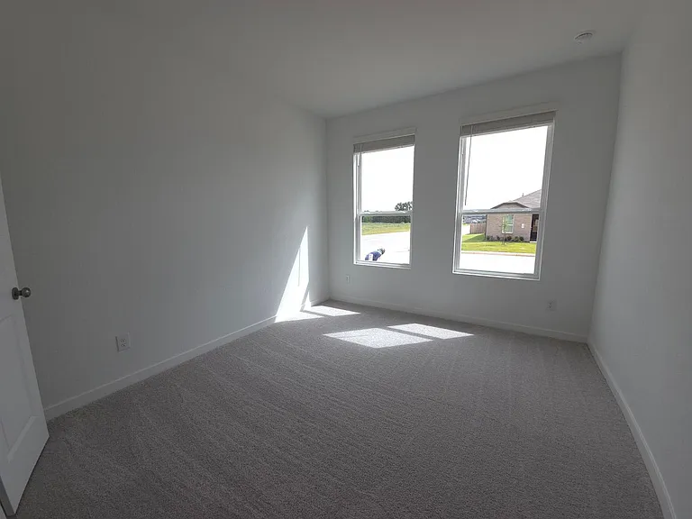 247 Juanita Way — Photo 4