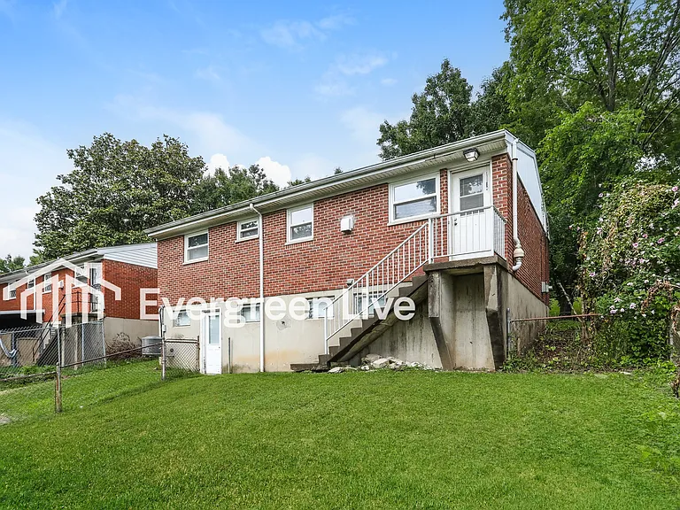 7043 Gracely Dr — Photo 14