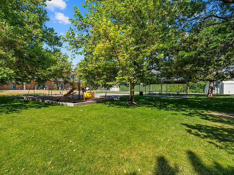 945 S Freedom Blvd #18 — Photo 32