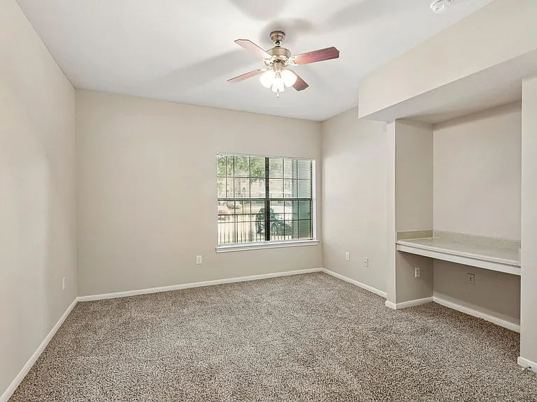 Lakeshore Villas apartments community photo
