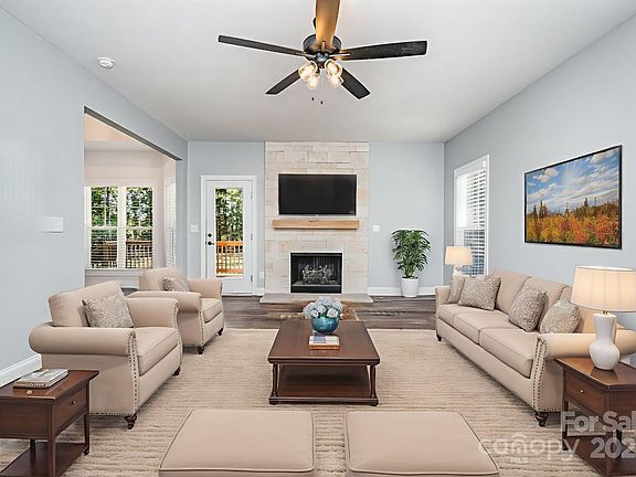 2nd image of 3011 Waxhaw Crossing Dr