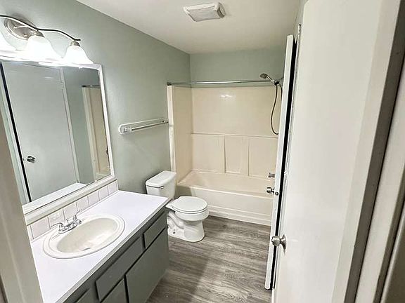 3rd image of 508 4th Ave SE Unit A