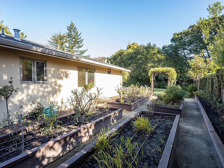 30 Knightwood Ln — Photo 42