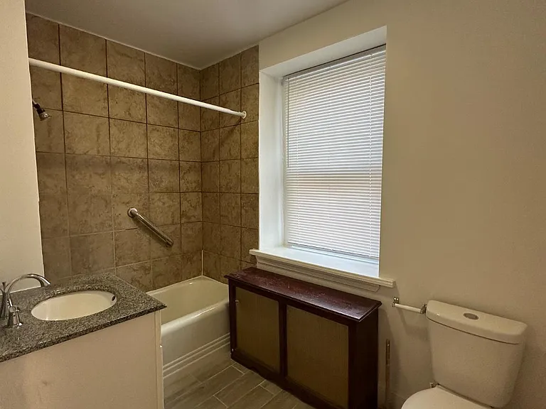5030 Hazel Ave #3F — Photo 4