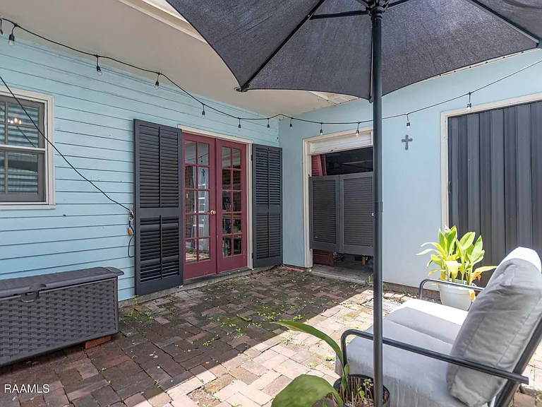 211 Ursuline St — Photo 32