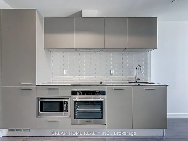 3 Gloucester St #1913 — Photo 9