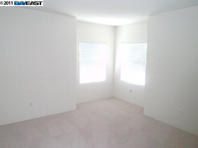 2nd image of 2730 Myrtle St