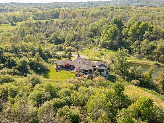 2nd image of 1099 Mineral Springs Rd