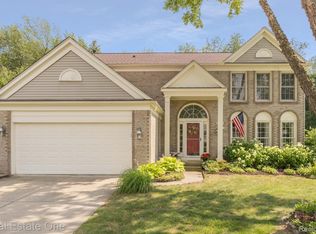3893 Long Meadow Ln, Orion, MI 48359
