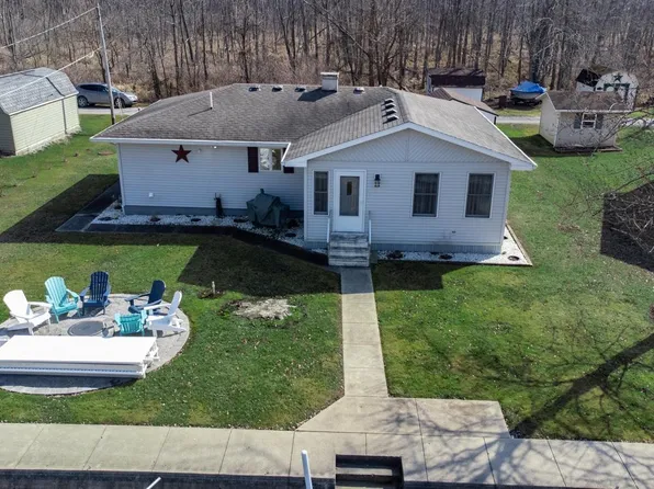122 E Sunny Acres Dr S, Rome City, IN 46784