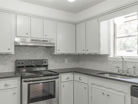 5th image of 3105 Neighbors Ln