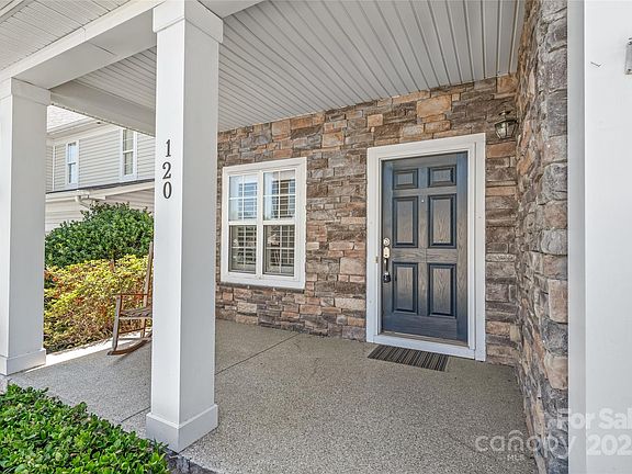 3rd image of 120 Waterlynn Club Dr