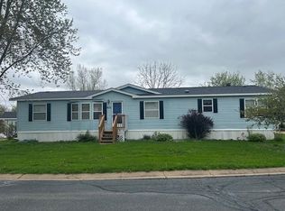 611 Opal Ave, Lannon, WI 53046