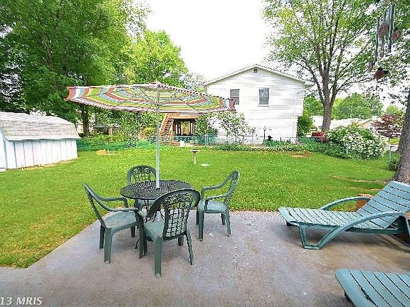 5th image of 978 Summer Hill Dr