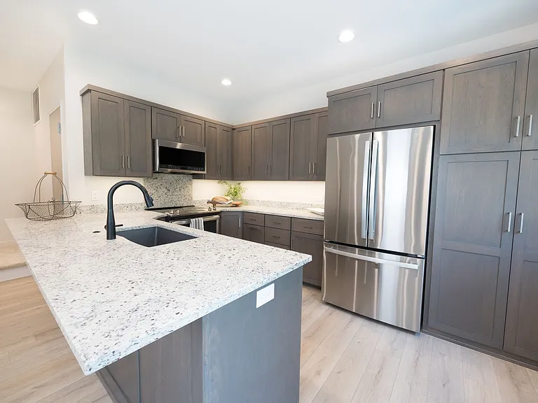 301 W Short St — Photo 6