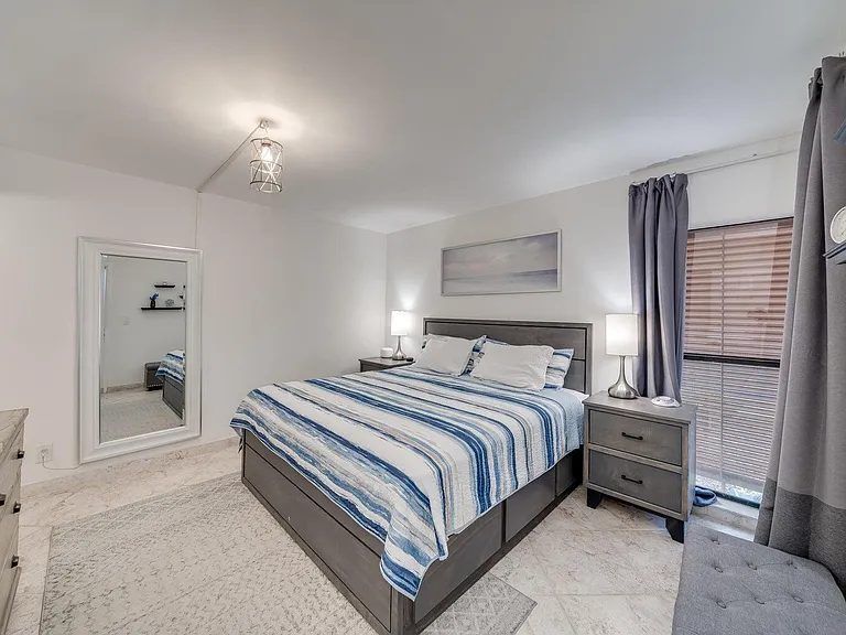 3939 NE 5th Ave #D103 — Photo 12