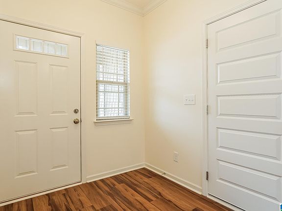 2nd image of 4822 Cove Ln