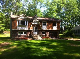 29 Hillside Ter, Andover, NJ 07821