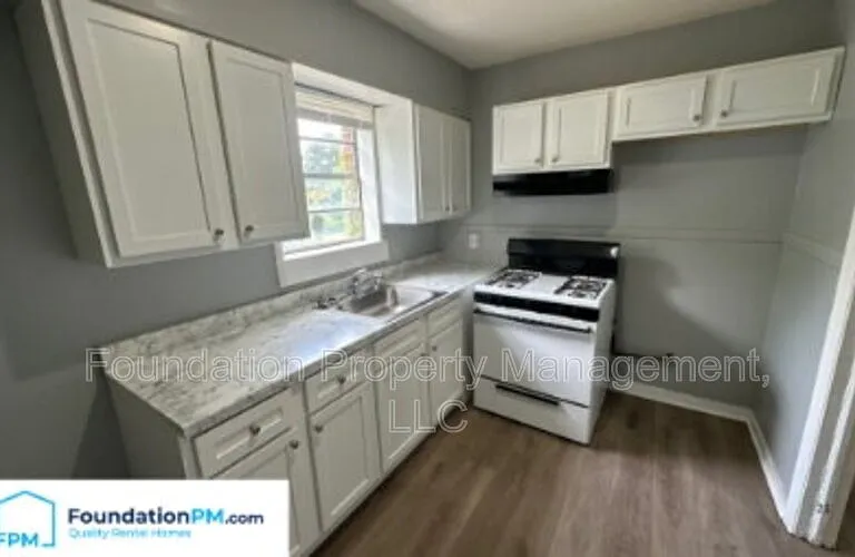 1748 Benning St — Photo 4