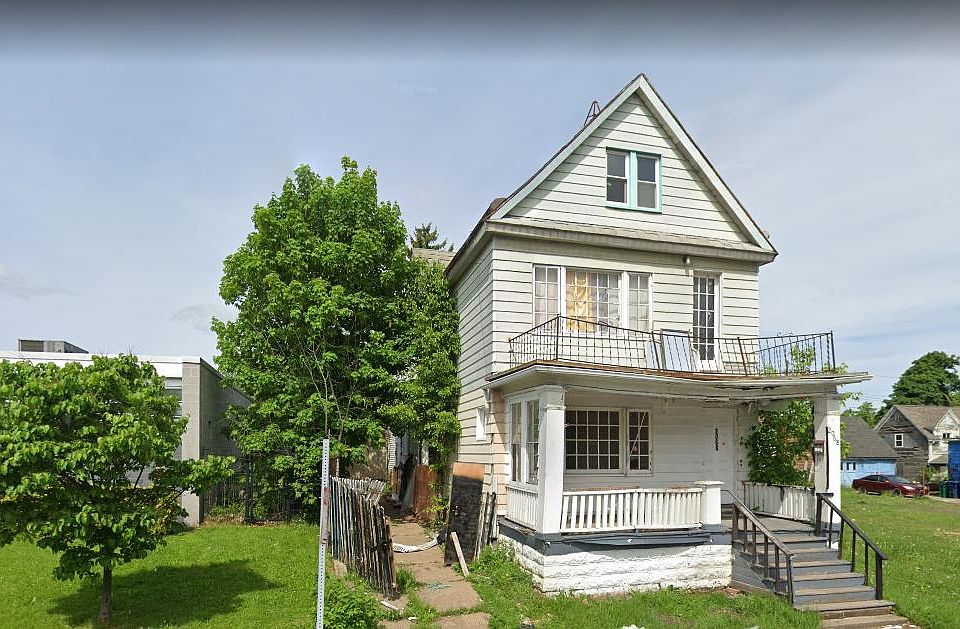 1st image of 2068 Bailey Ave #1