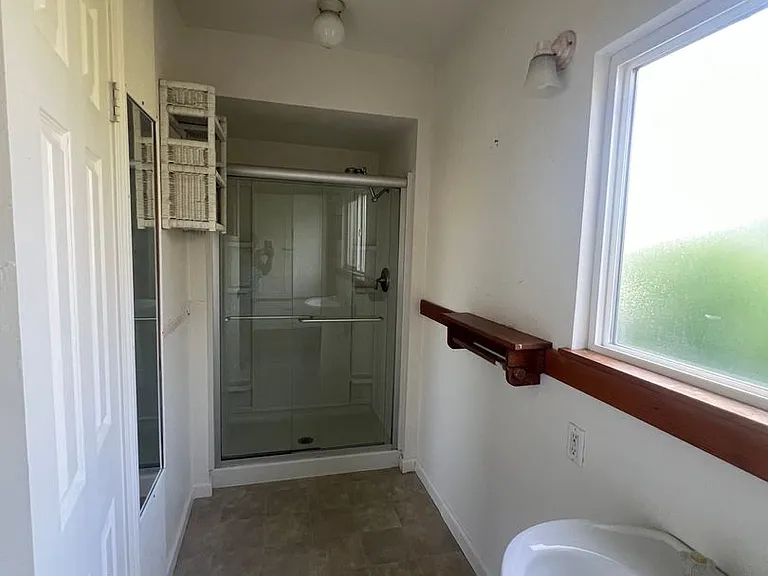 5017 10th Ave — Photo 9
