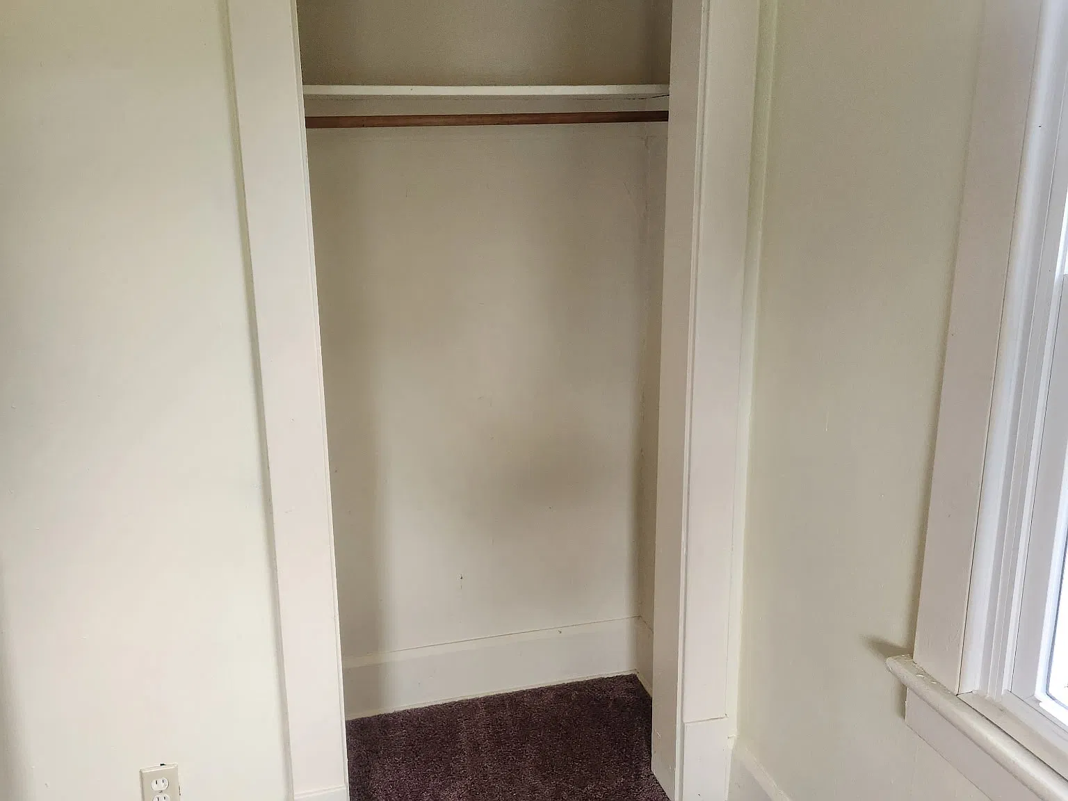 3 bed, 900 sqft, $1,300 — Photo 2