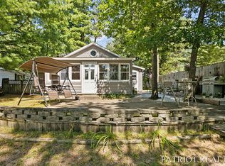 1524 Cove Point, Newaygo, MI 49337