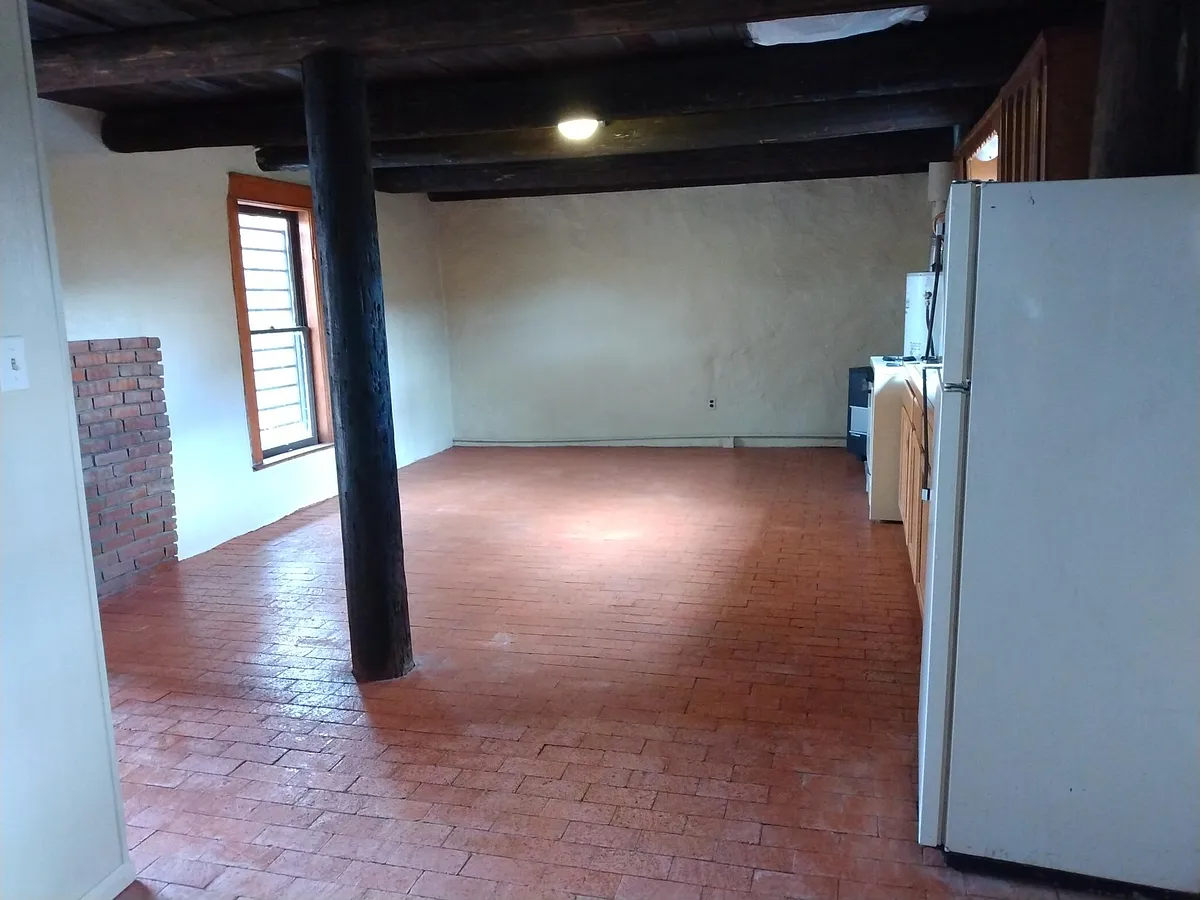 Building Photo - 2108 Charlevoix St NW #C