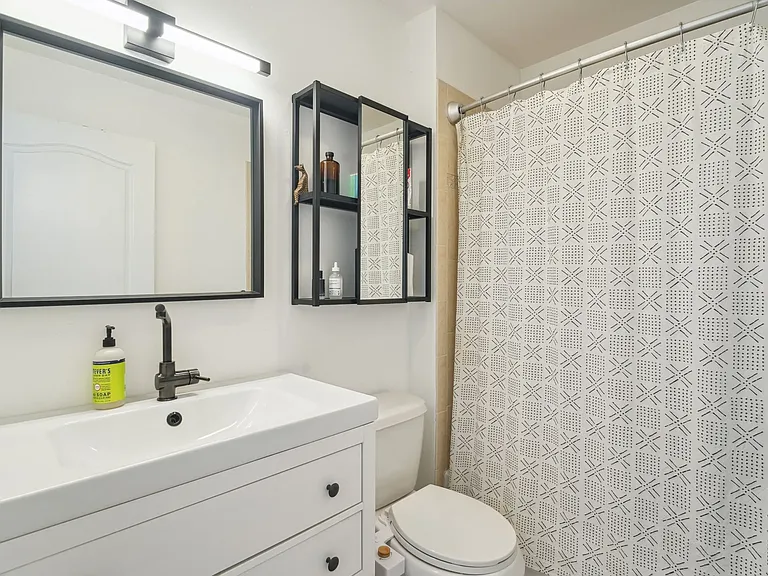 320 62nd St #303 — Photo 10