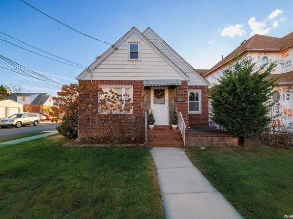 26 Princeton Street, Valley Stream, NY 11580