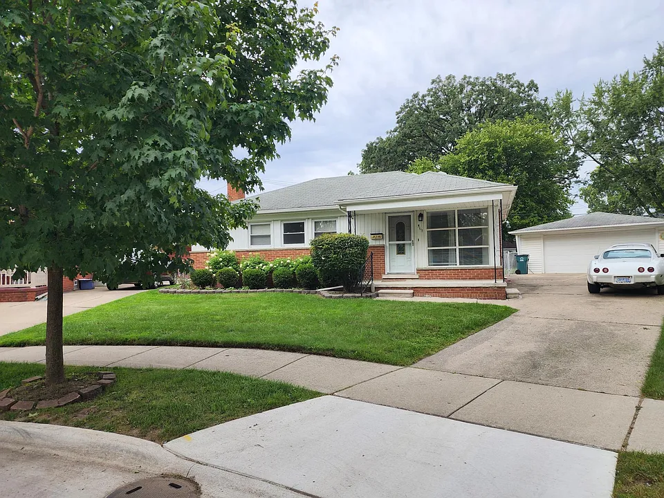 561 Lerner Ave