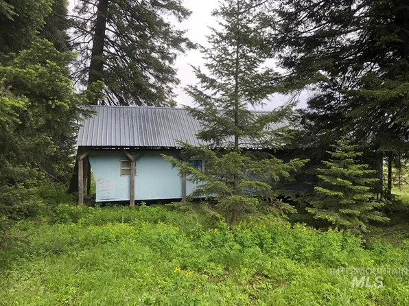 1697 W Mountain Rd, Cascade, ID 83611