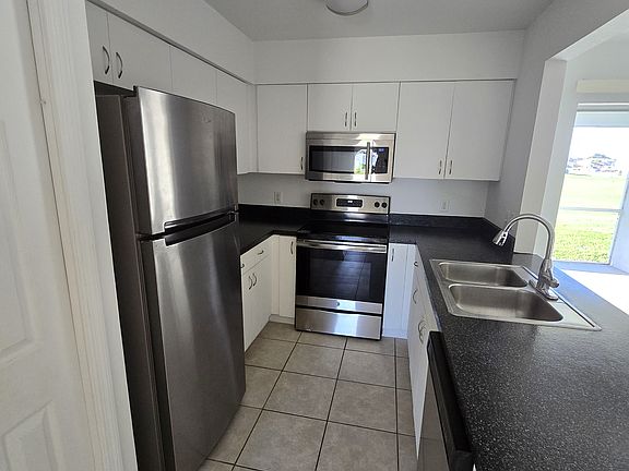 2nd image of 608 SE 9th St