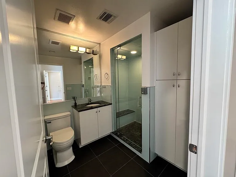 296 Grand St #1 — Photo 21