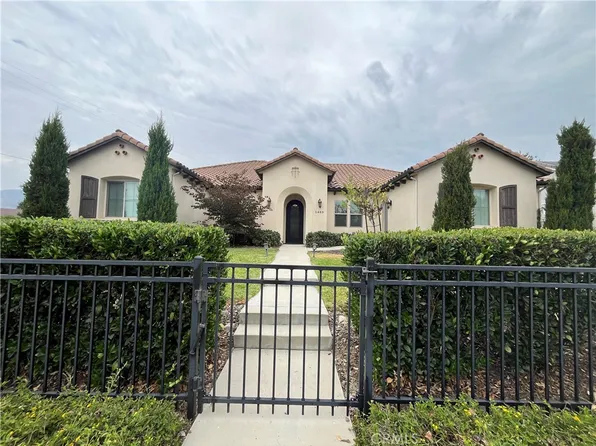 1469 E Foothill Blvd, Glendora, CA 91741