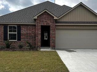 105 Chesson Hill Dr, Broussard, LA 70518