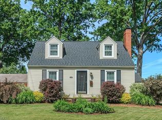 1890 Harding Dr, Wickliffe, OH 44092