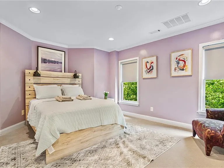 4260 Beverly Ln NE — Photo 10