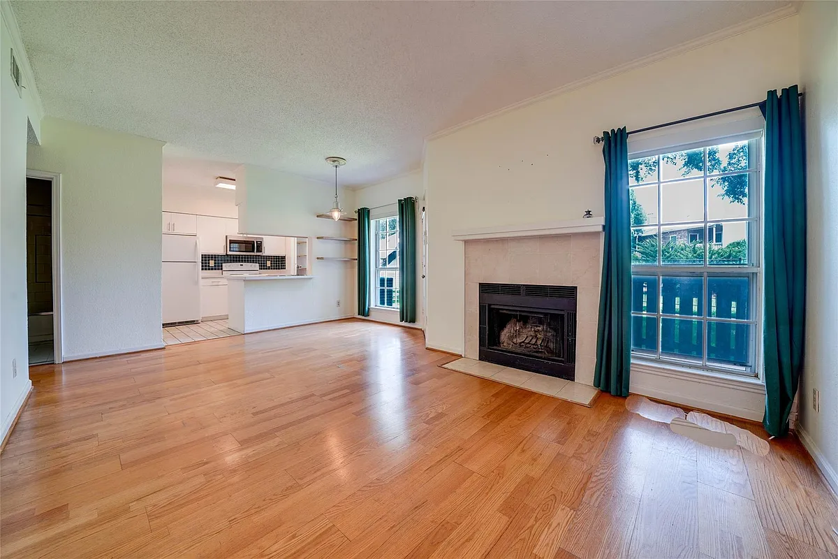 Building Photo - 1700 Amelia Ct #613