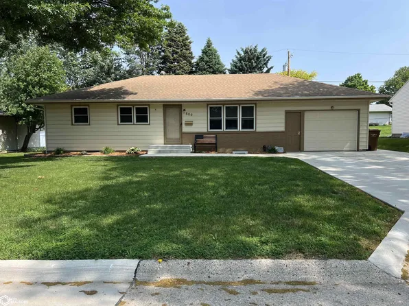 800 W 20th St, Carroll, IA 51401