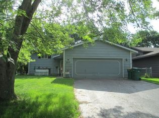 3217 Monterey Ave, Vadnais Heights, MN 55127