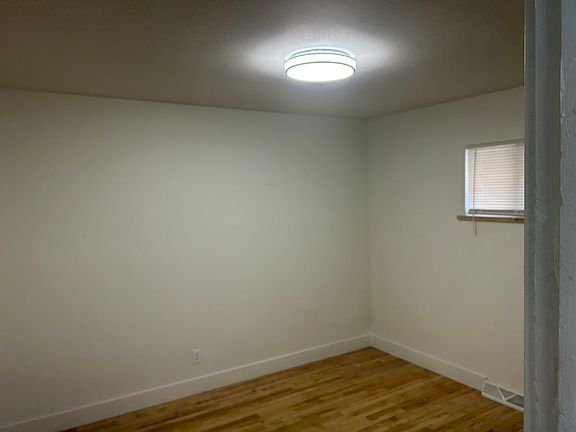 2nd image of 410 Kensington St