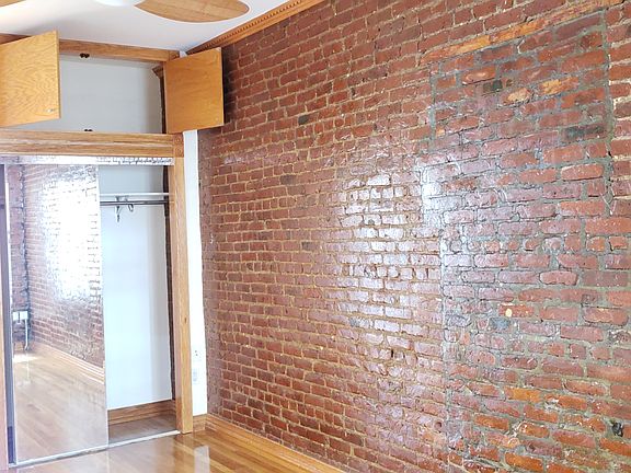 5th image of 132 29th St APT 4L