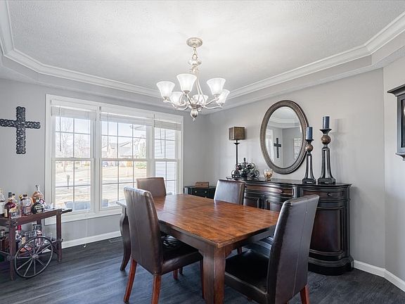 5th image of 801 Balsam Rd