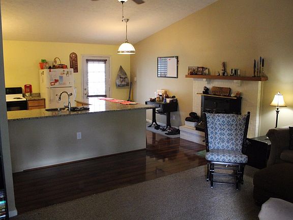 2nd image of 117 Mobile Ct