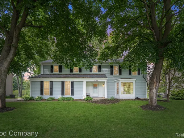35750 Fredericksburg Rd, Farmington Hills, MI 48331