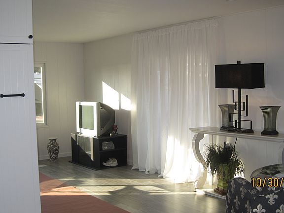 3rd image of 200 N El Camino Real Space 289